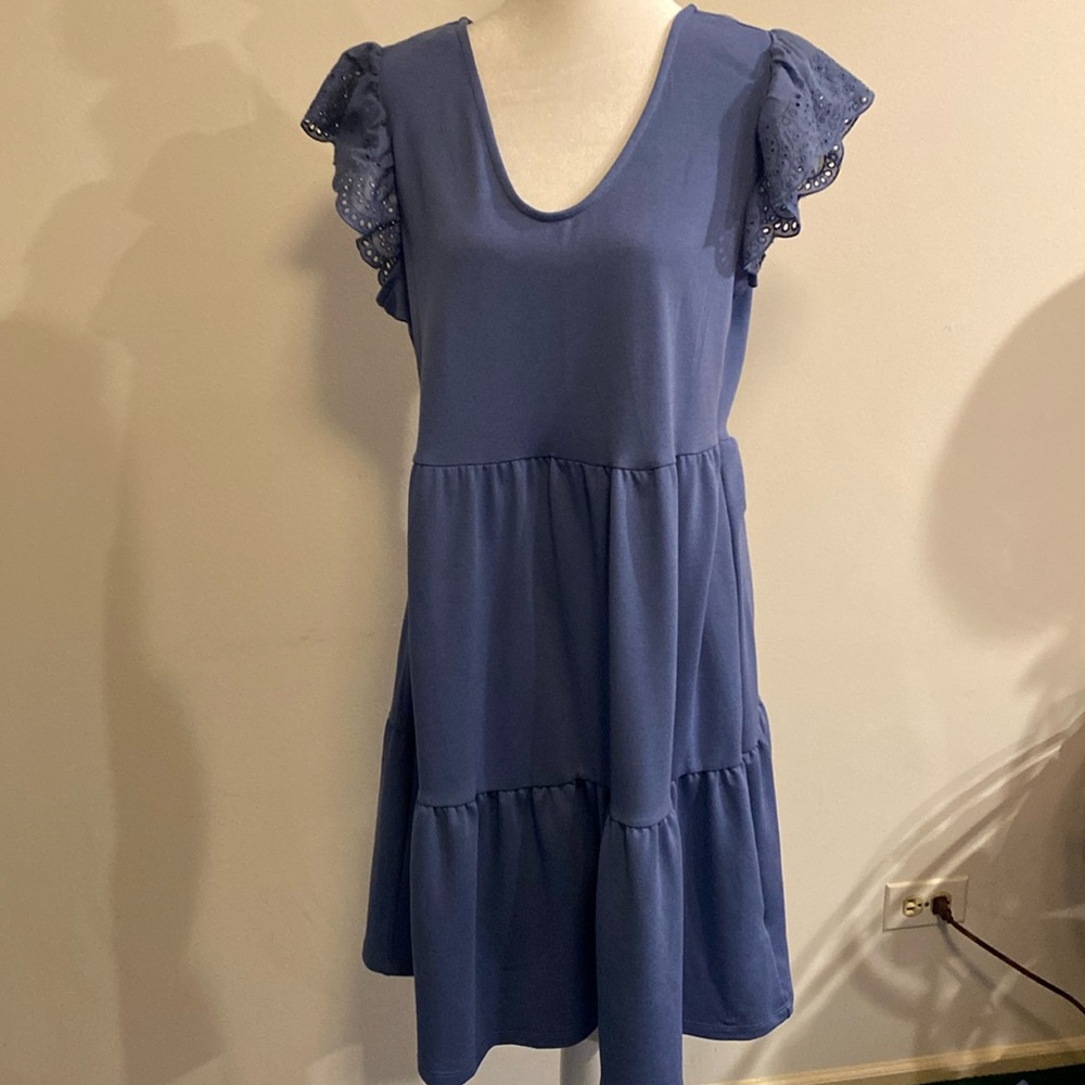 COMO VINTAGE blue tiered dress with ruffle and eyelet sleeves size Medium